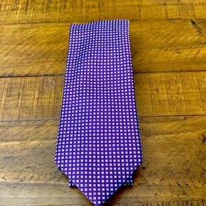 Tommy Hilfiger tie.